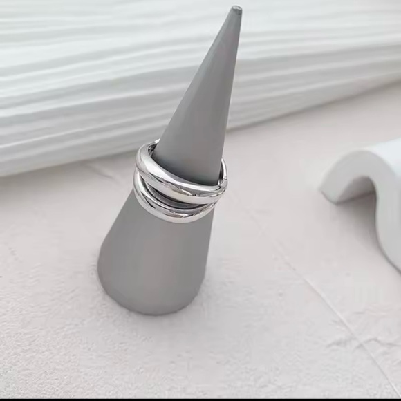 925 Sterling Silver Retro Rings fits size 8, and 8.5 - Picture 5 of 6